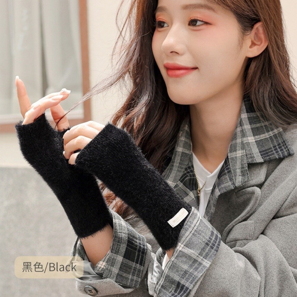 【實體店+發票】韓版羊毛針織半指手套 韓版仿貂絨露指手套 女裝配件 保暖手套 冬季手套 韓系 顯瘦設計 開車手套 送禮-細節圖10