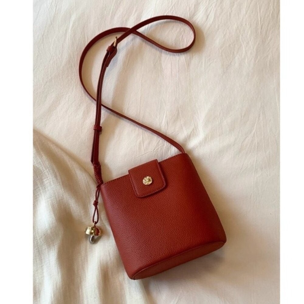 【實體店+發票】櫻桃紅皮革水桶包 女包 斜挎包 小包 通勤包 禮物 送禮 送禮-規格圖10