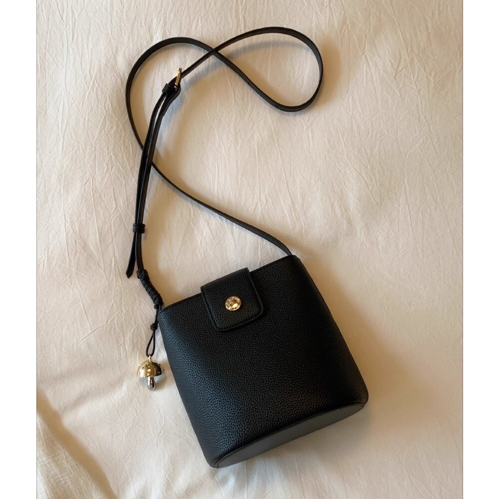 【實體店+發票】櫻桃紅皮革水桶包 女包 斜挎包 小包 通勤包 禮物 送禮 送禮-規格圖10