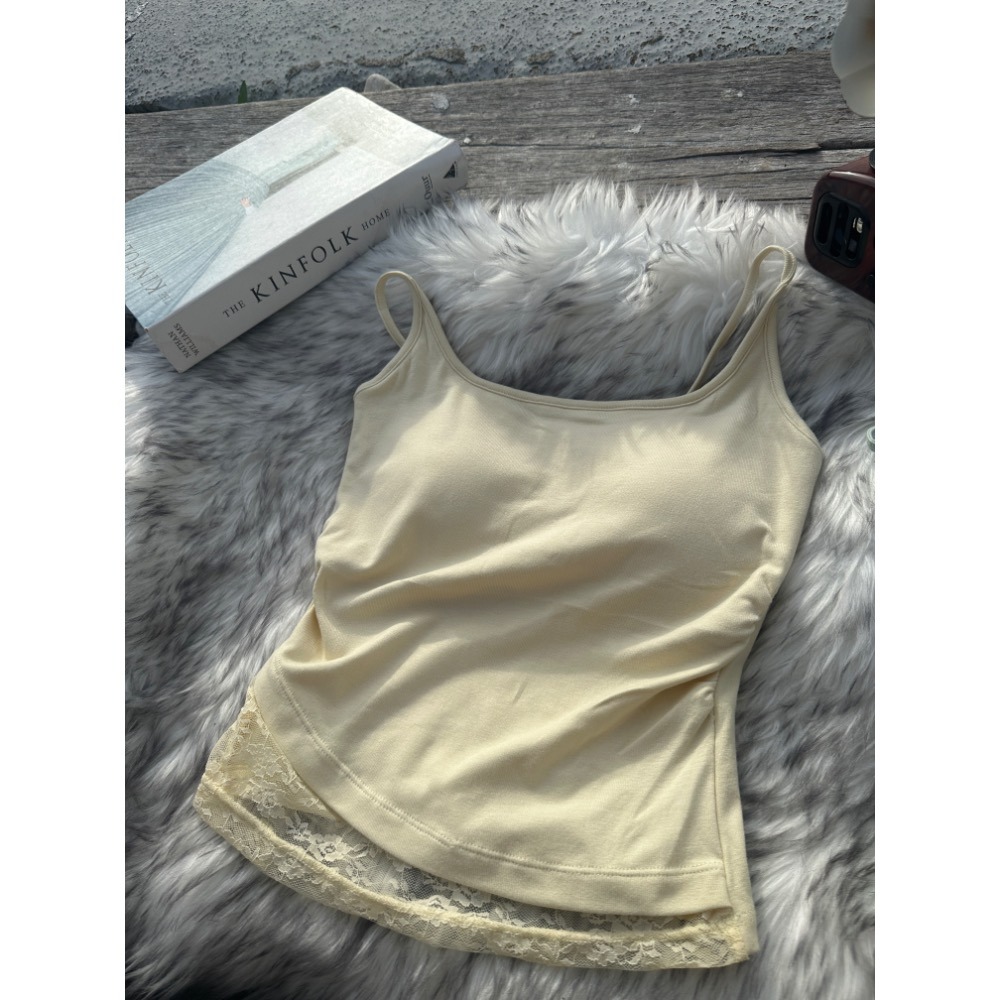 現貨｜假兩件蕾絲側抓皺小可愛背心bratop-細節圖3