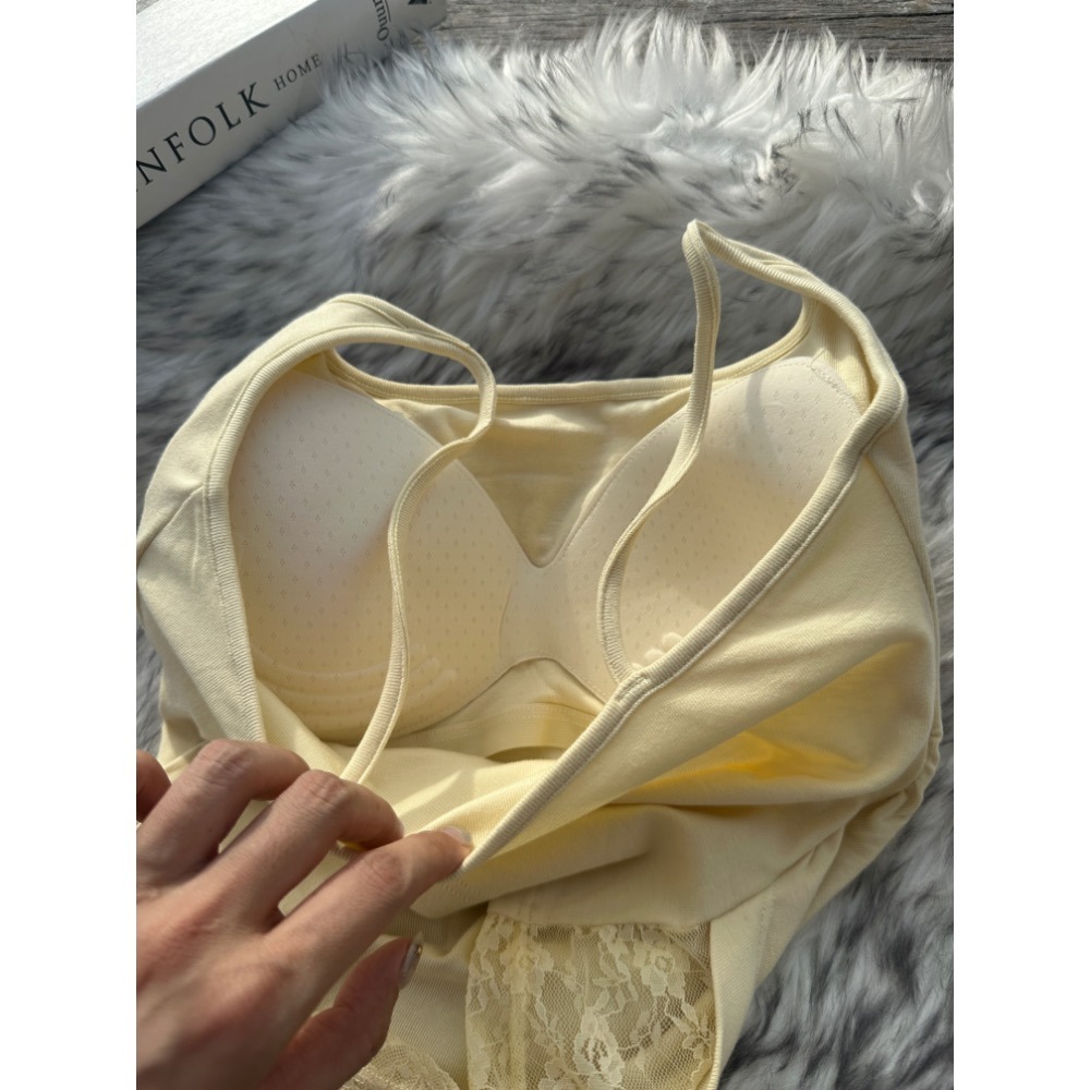 現貨｜假兩件蕾絲側抓皺小可愛背心bratop-細節圖8