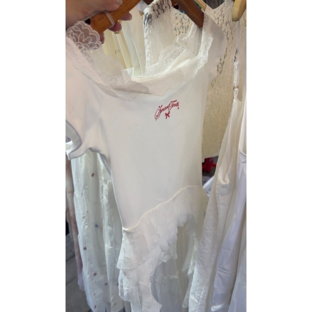 現貨｜韓系仙氣飄帶蕾絲蝴蝶結上衣-細節圖2