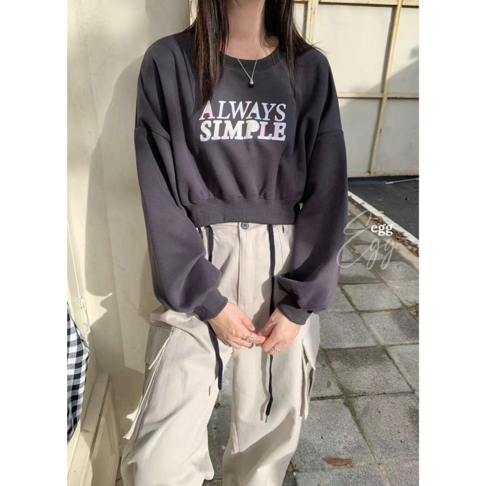 現貨｜ 燙銀字母短版上衣250924-細節圖4