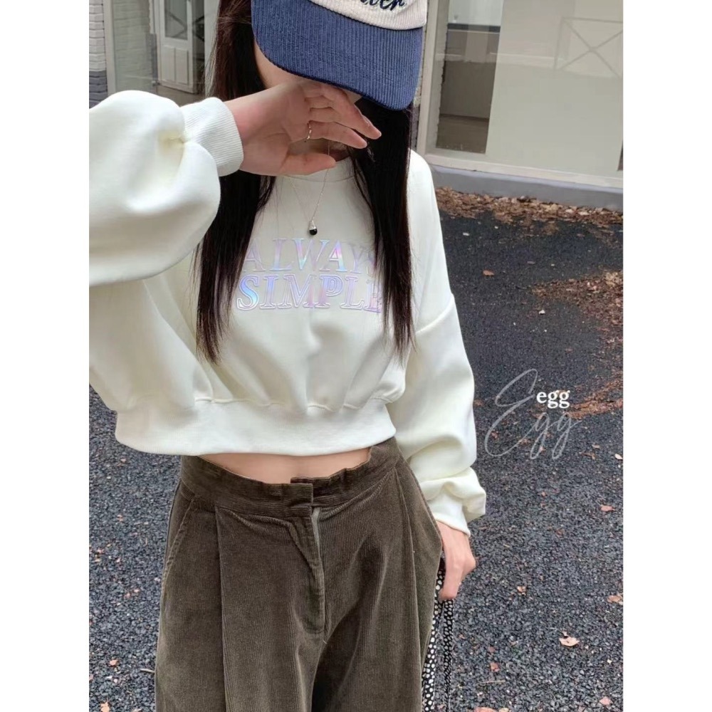 現貨｜ 燙銀字母短版上衣250924-細節圖5