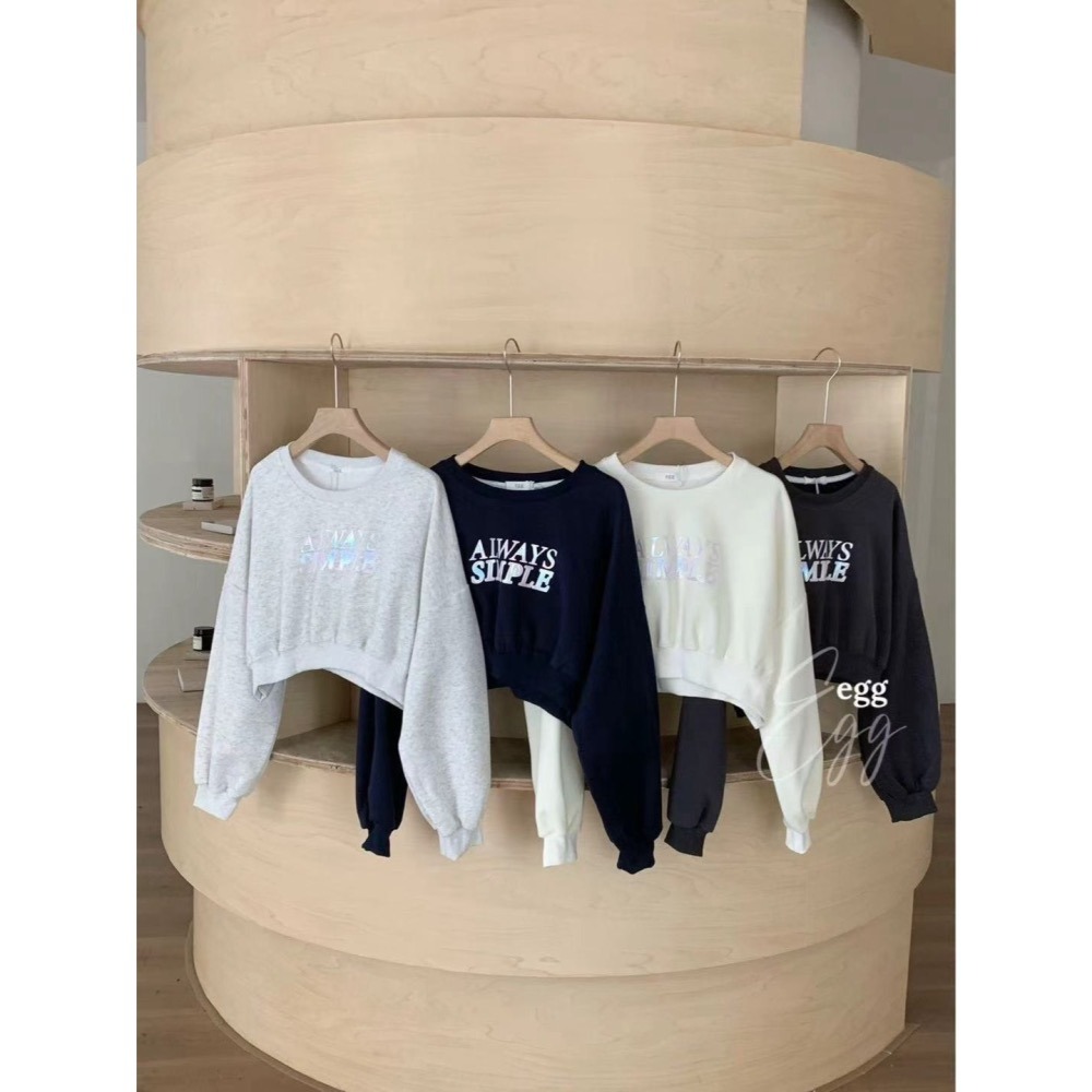 現貨｜ 燙銀字母短版上衣250924-細節圖7