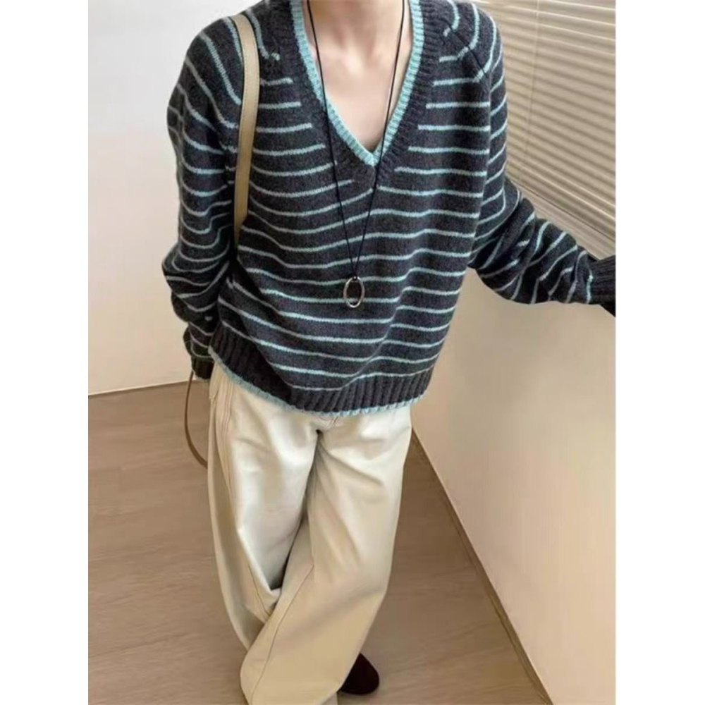 現貨｜ V領條針織上衣1107-細節圖2