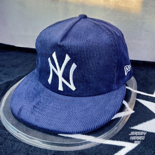 【球衣藏家】Yankees 洋基 隊徽款 燈芯絨材質 New Era 可調式後扣帽 MLB Snapback