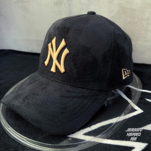 【球衣藏家】NY Yankees 紐約 洋基 黑金款 麂皮 鐵扣 New Era 可調式 老帽 MLB Dad Hat