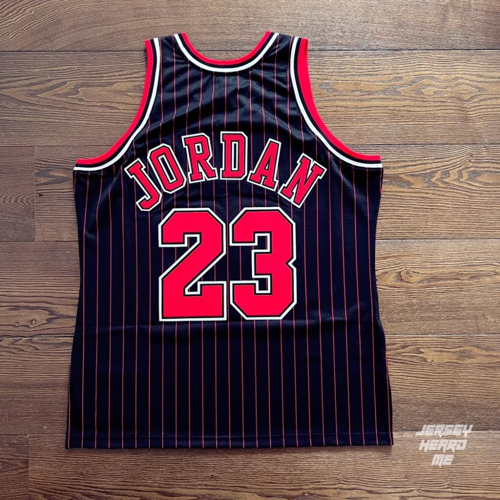 【球衣藏家】Michael Jordan 95-96 公牛 黑條紋 M&N  MJ 喬丹 復刻 球員版 NBA 球衣-細節圖2