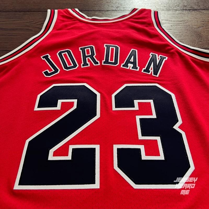 【球衣藏家】Michael Jordan 1996 公牛 冠軍金盃紅 M&N  MJ 喬丹 復刻 球員版 NBA 球衣-細節圖3
