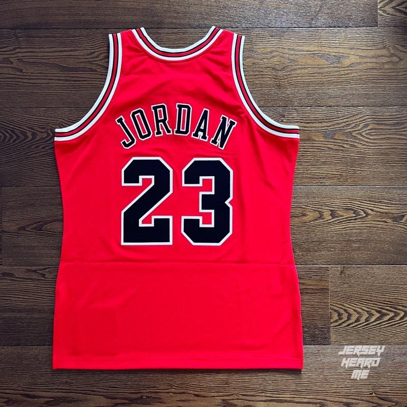 【球衣藏家】Michael Jordan 1996 公牛 冠軍金盃紅 M&N  MJ 喬丹 復刻 球員版 NBA 球衣-細節圖4
