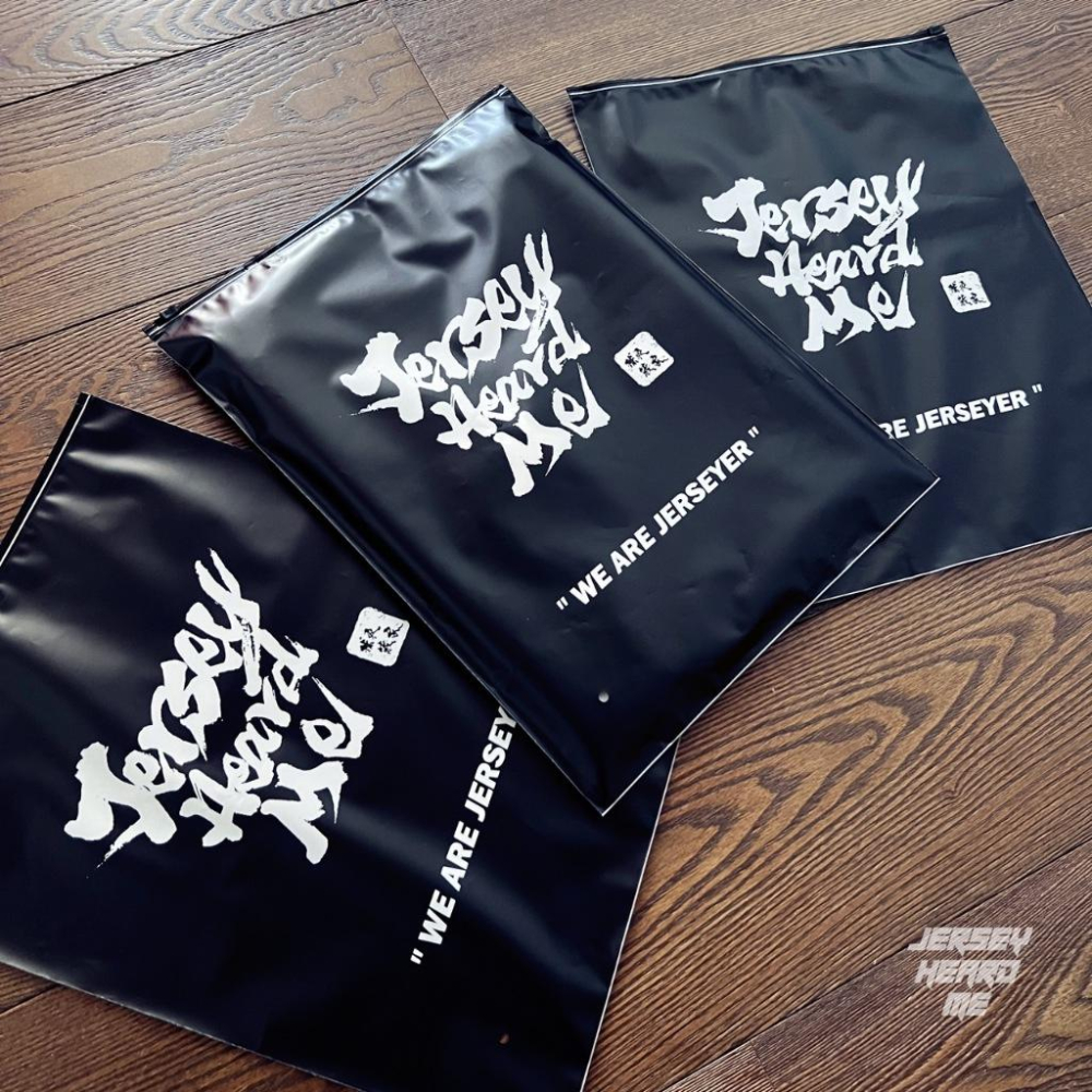 【球衣藏家】服飾 萬用 NBA球衣 推薦 收納袋 滿版 消光黑 32cm x 42cm 高品質 美觀 收藏 衣櫃使用-細節圖3