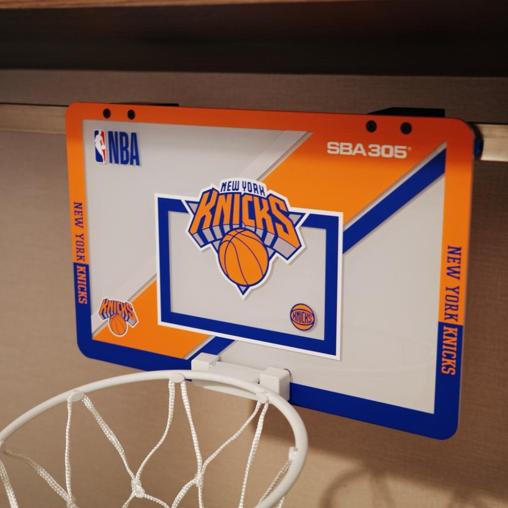 【球衣藏家】SBA305 台灣總代理 NBA 官方授權 壁掛式 居家 室內 玩具 小籃框 MINI款 - 尼克 附小籃球-細節圖2