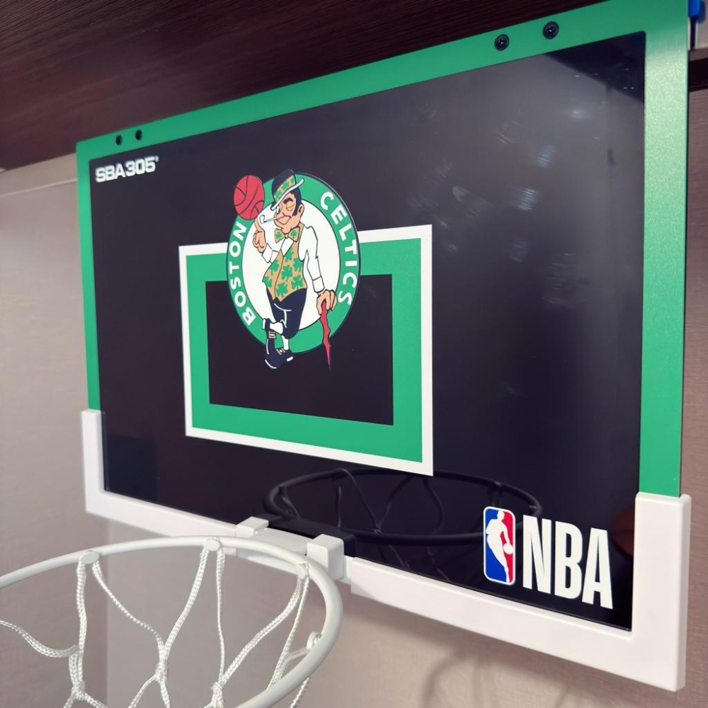 【球衣藏家】SBA305 台灣總代理 NBA 官方授權 壁掛式 居家 室內 玩具 小籃框 隊徽款 - 賽爾提克 附小籃球-細節圖2