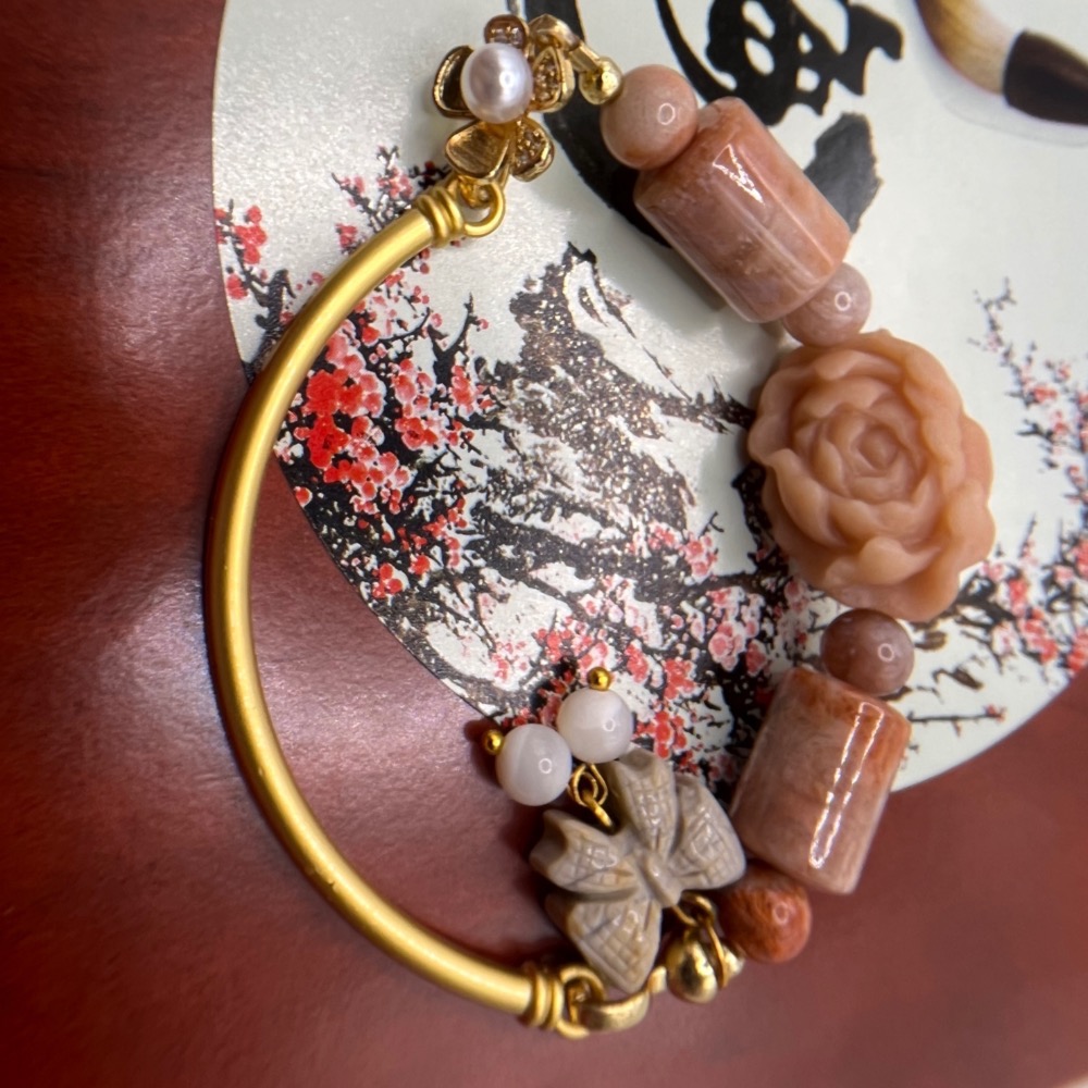 胭脂玉精緻雕工牡丹花/珊瑚玉桶珠半鐲設計-細節圖5