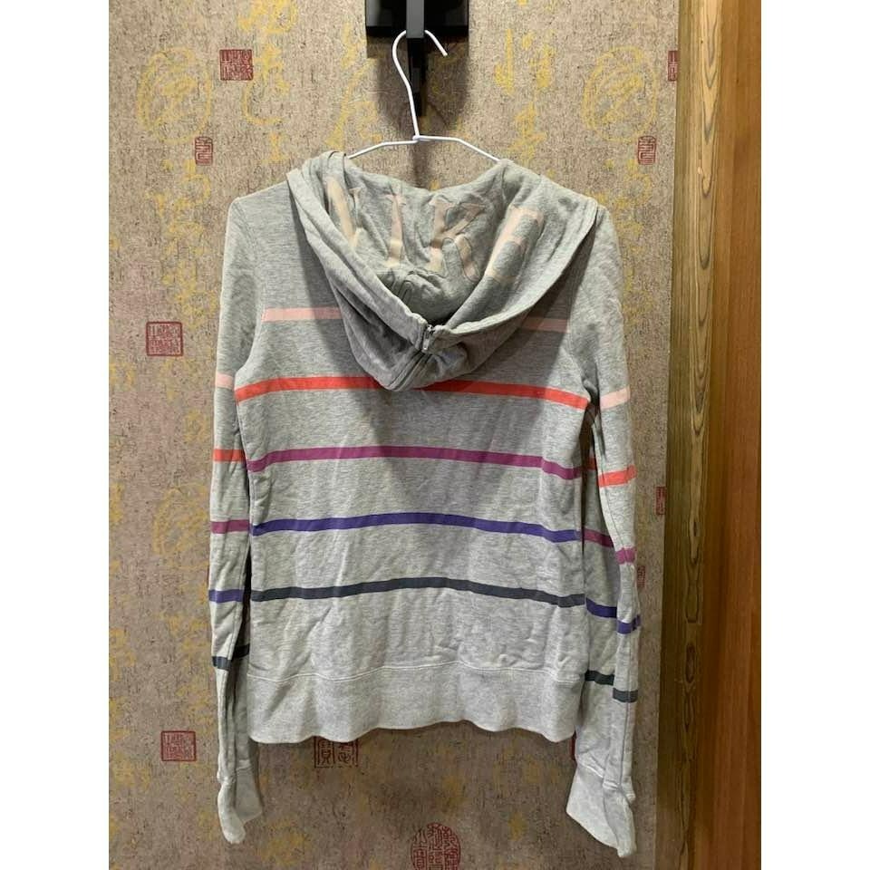 【二手】 Nike 長袖連帽運動上衣  運動外套 長袖棉質外套-細節圖2