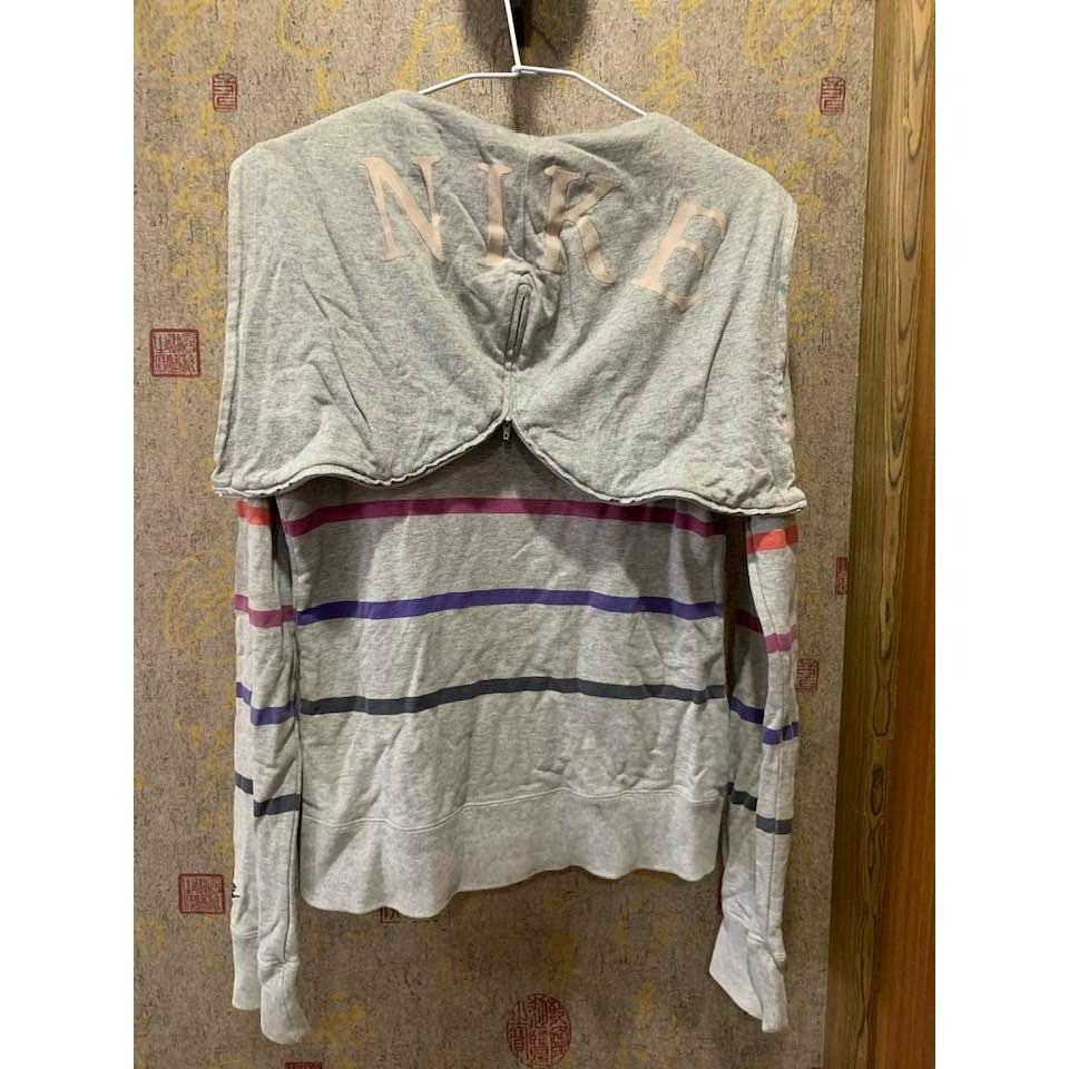 【二手】 Nike 長袖連帽運動上衣  運動外套 長袖棉質外套-細節圖3