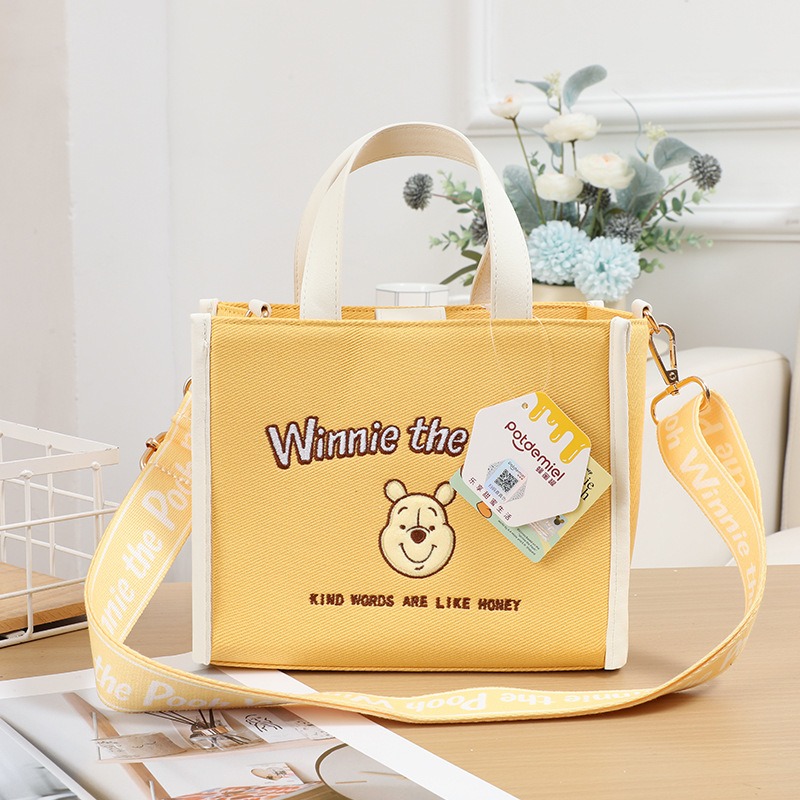 正版✨奇奇蒂蒂 草莓熊 維尼 唐老鴨 熊抱哥 小方包 斜背包 兩用包包 手提包 可愛包包 可拆可調式肩帶（平輸代購）-規格圖9