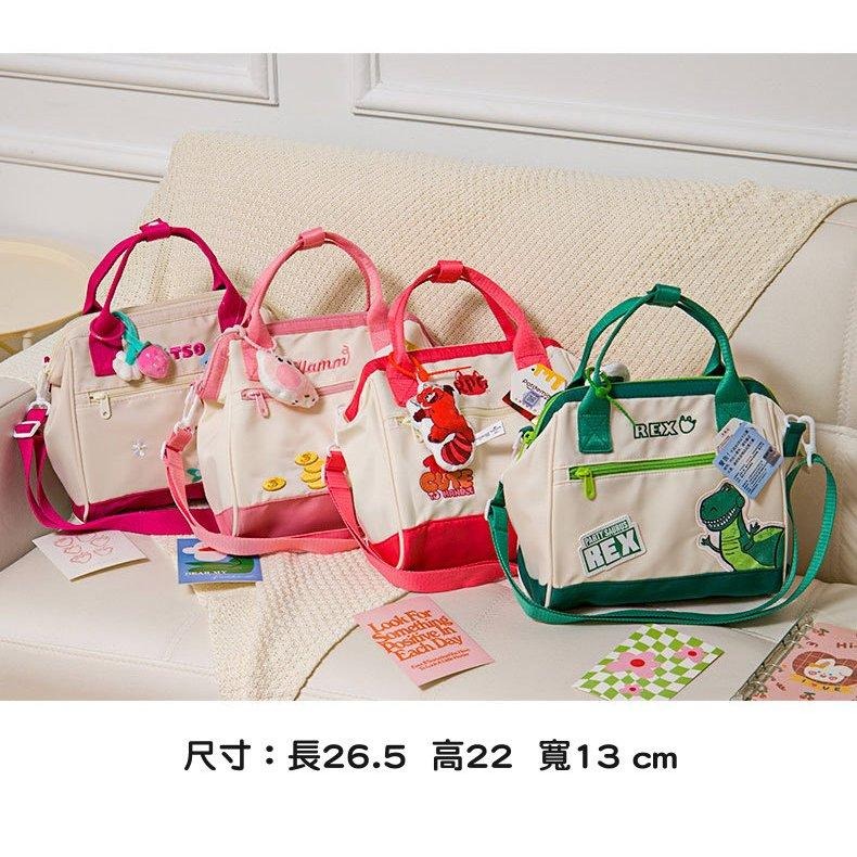 正版✨迪士尼包包 大容量手提包 斜背包 上課包包 兩用包包 熊抱哥 抱抱龍 小美 火腿 可拆卸可調肩帶（平輸代購）-細節圖2
