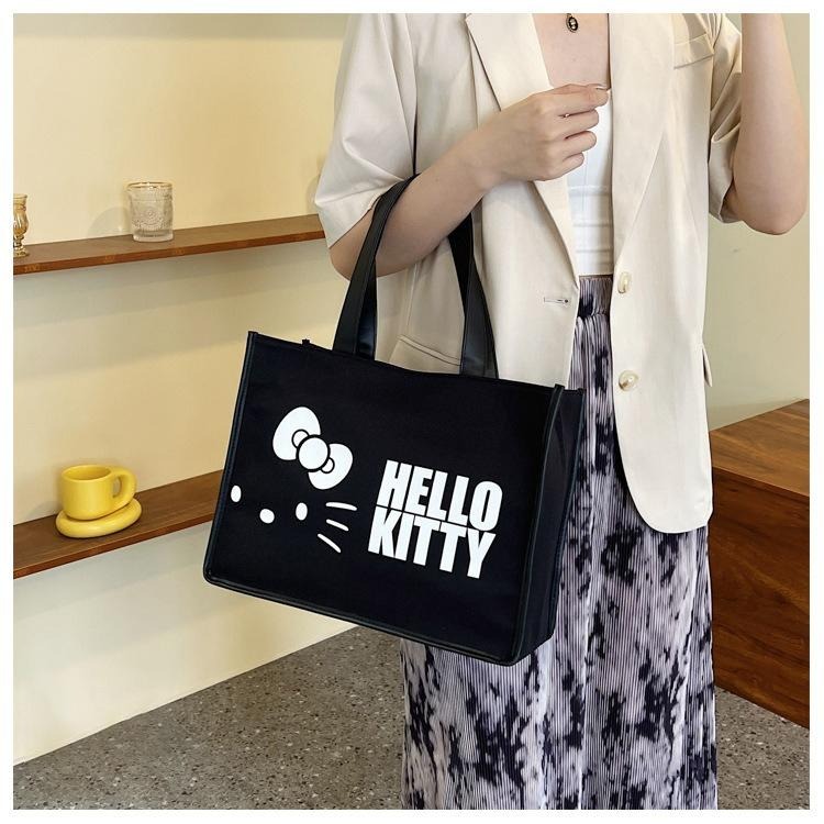 正版✨Hello Kitty帆布收納包 手提袋 托特包 凱蒂貓系列包 大容量包包 媽咪包 黑米兩色可選（平行輸入代購）-細節圖7