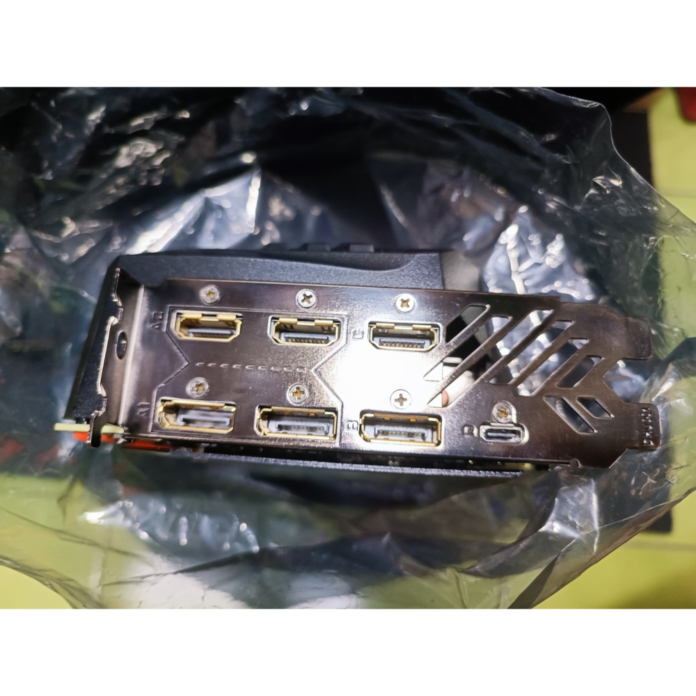 【GIGABYTE技嘉】AORUS GeForce RTX™ 2080 XTREME 8G 鷹神信仰三環燈〈保固內〉-細節圖2