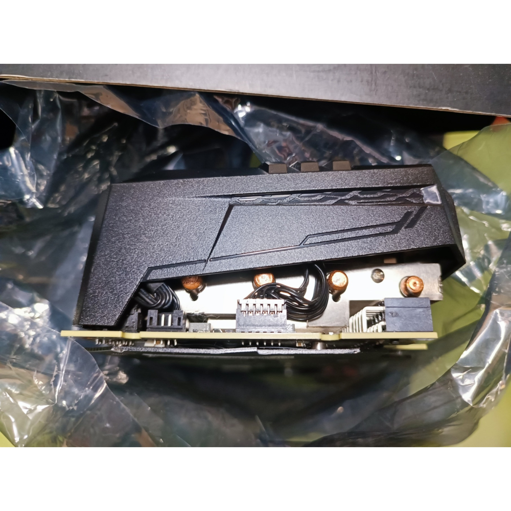 【GIGABYTE技嘉】AORUS GeForce RTX™ 2080 XTREME 8G 鷹神信仰三環燈〈保固內〉-細節圖3