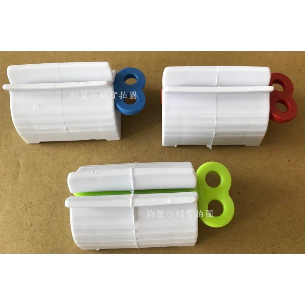 (現貨) 發條造型牙膏擠壓器  擠牙膏器 擠牙器 牙膏座 (不挑色隨機出貨)-細節圖2