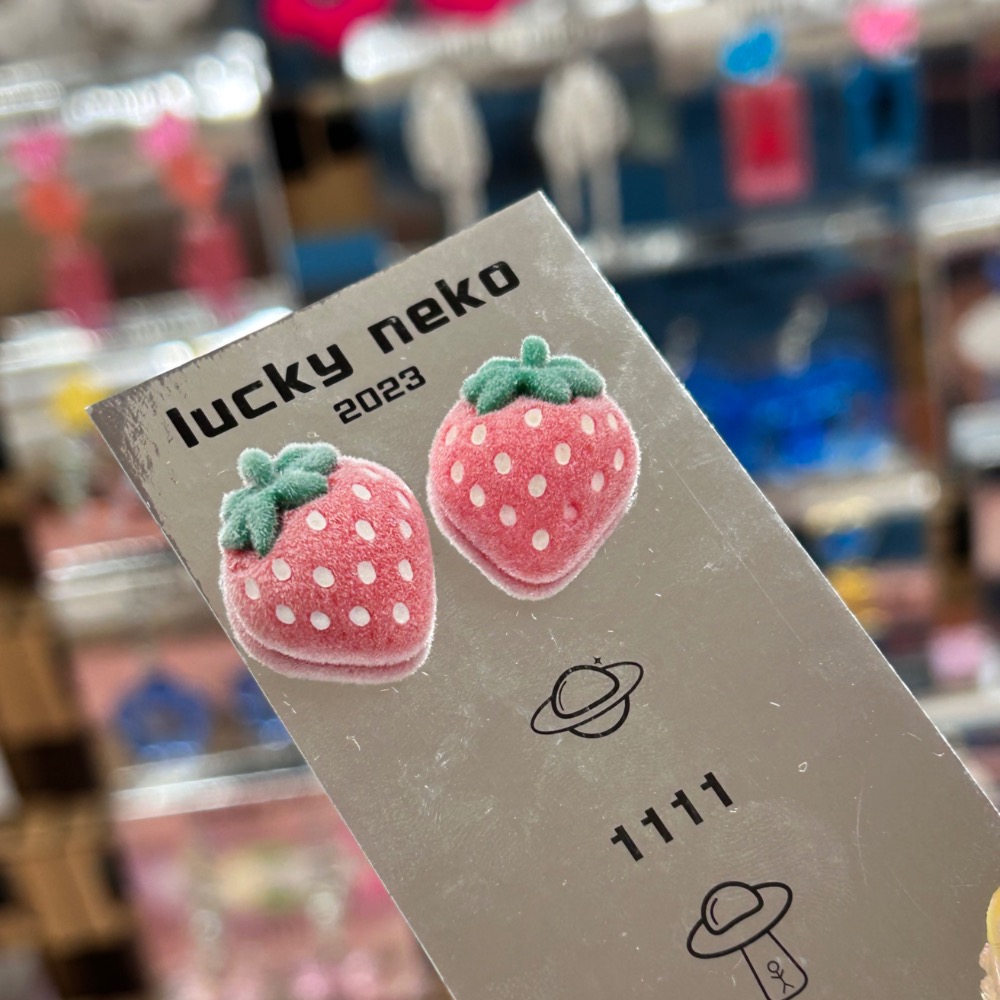 毛茸茸小草莓耳環 🍓-細節圖2