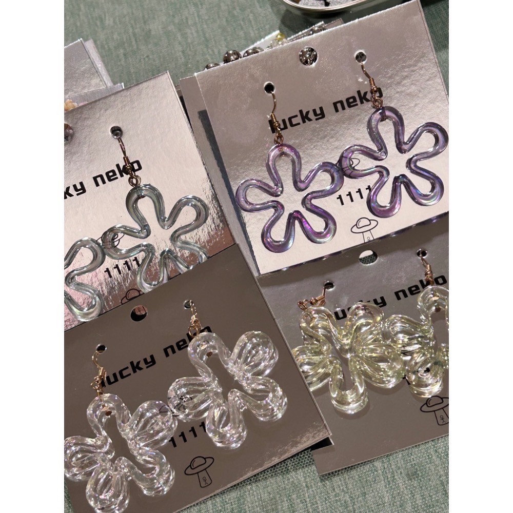 壓克力 半透明 雷射光 花朵耳環（共四色）-細節圖4