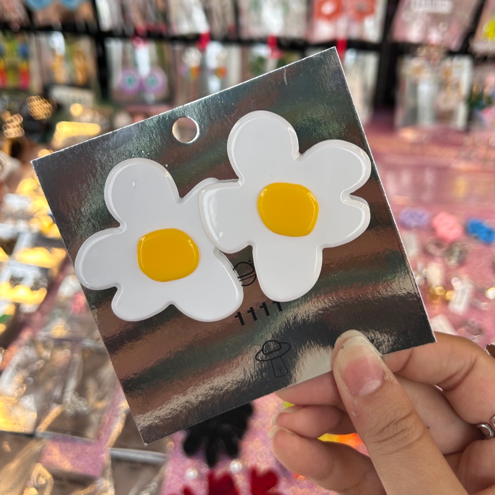 ＼超可愛/ 壓克力 貼耳撞色大花花-細節圖3