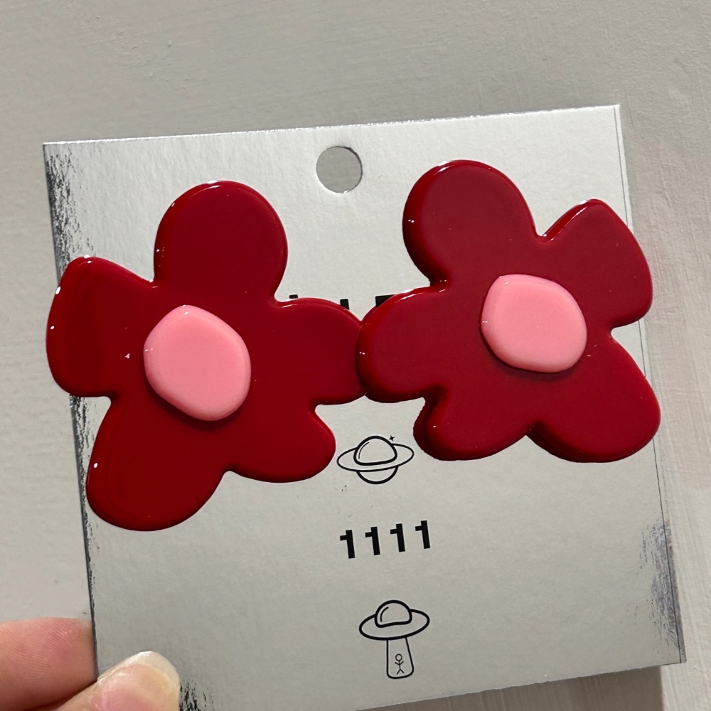 ＼超可愛/ 壓克力 貼耳撞色大花花-細節圖5