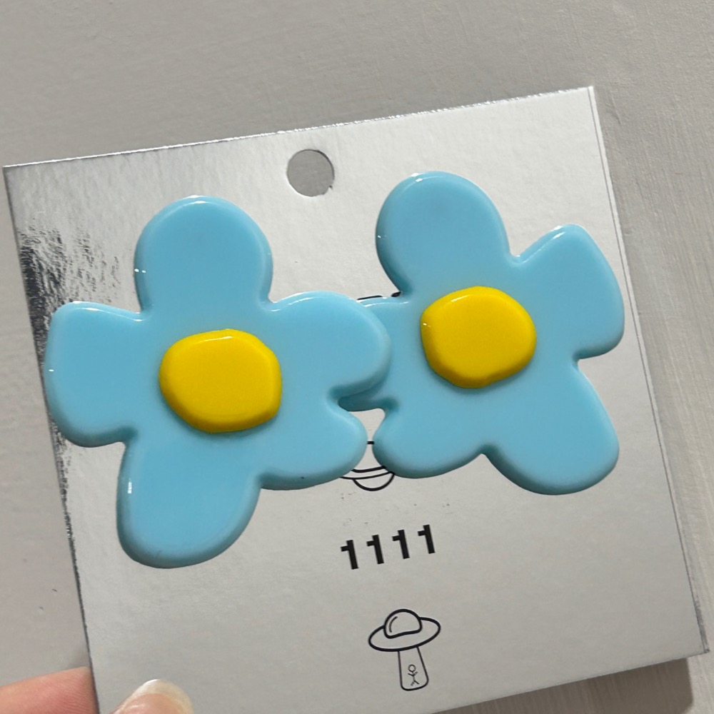 ＼超可愛/ 壓克力 貼耳撞色大花花-細節圖7