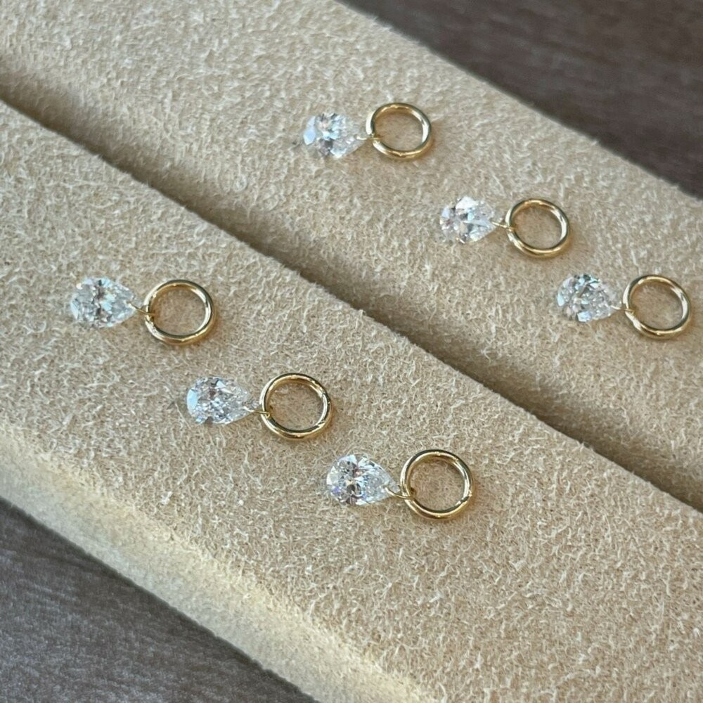 【WhiteKuo】18kJennie明星同款耳環 小紅書爆款 培育鑽石垂墜耳針-細節圖2