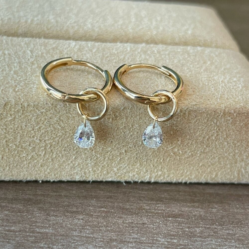 【WhiteKuo】18kJennie明星同款耳環 小紅書爆款 培育鑽石垂墜耳針-細節圖3