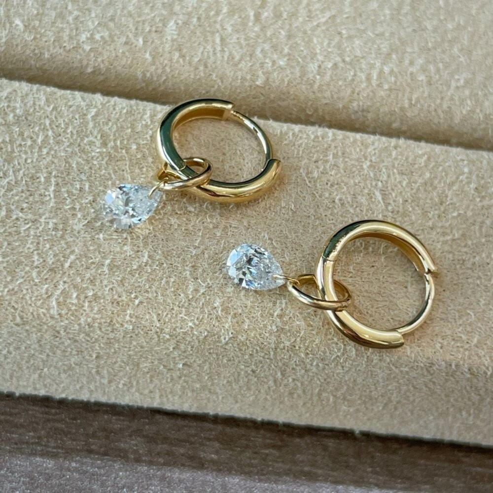 【WhiteKuo】18kJennie明星同款耳環 小紅書爆款 培育鑽石垂墜耳針-細節圖4