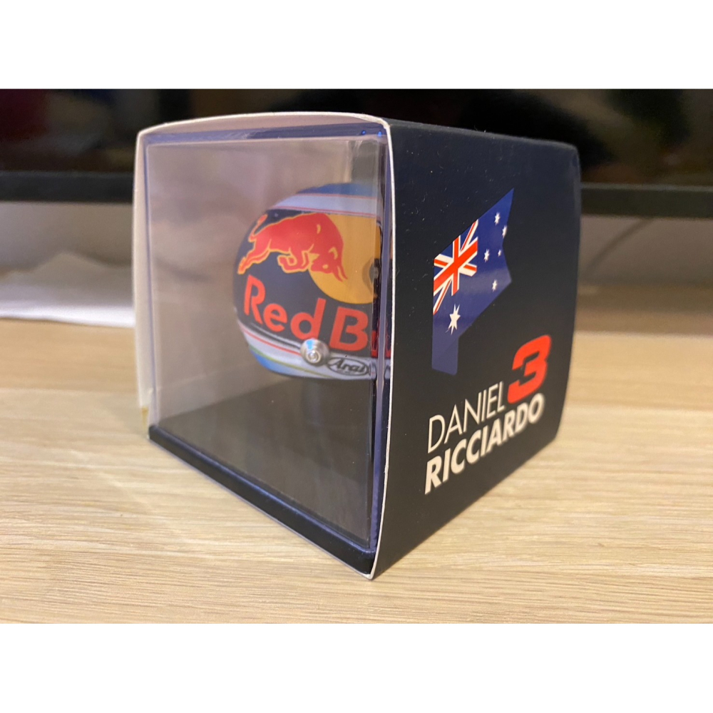 2017 Red Bull Daniel Ricciardo 1:5 安全帽模型-細節圖2