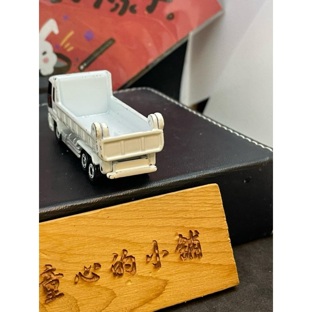 TOMICA NO.76 砂石車 Isuzu giga 白色 建設工場-細節圖4