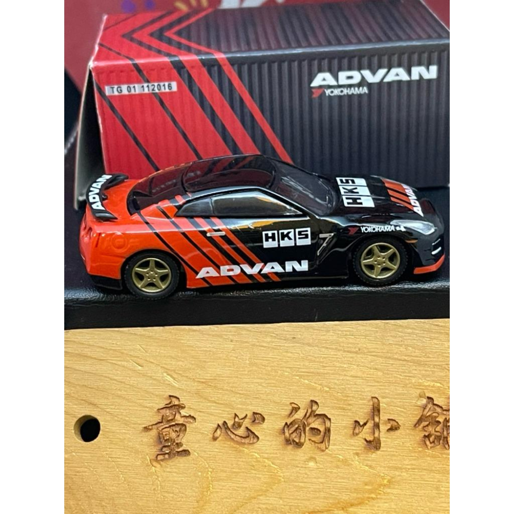 二手 Tarmac Nissan GT-R R35 HKS Advan 橫濱 1/64  mini gt GTR-細節圖3