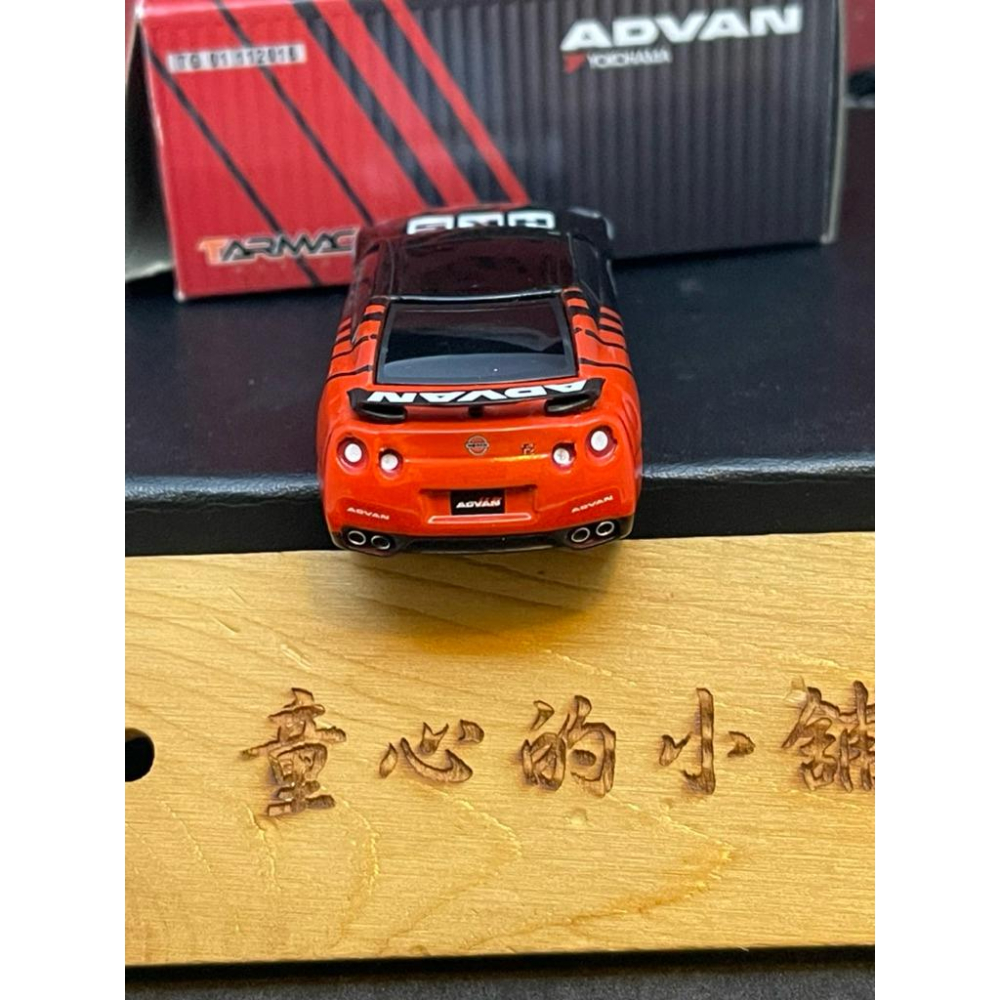 二手 Tarmac Nissan GT-R R35 HKS Advan 橫濱 1/64  mini gt GTR-細節圖4