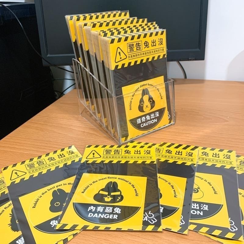 【Masa老大】兔出沒貼紙.8cm.創意貼紙.筆電貼.車貼.-細節圖2