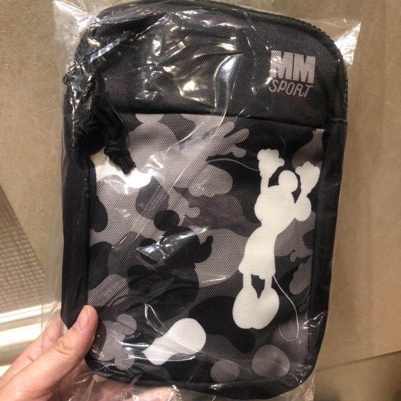 7-11 迪士尼系列 盛夏運動趣 日本潮流精品Right-on特別版 運動單肩包 (迷彩款)-細節圖3