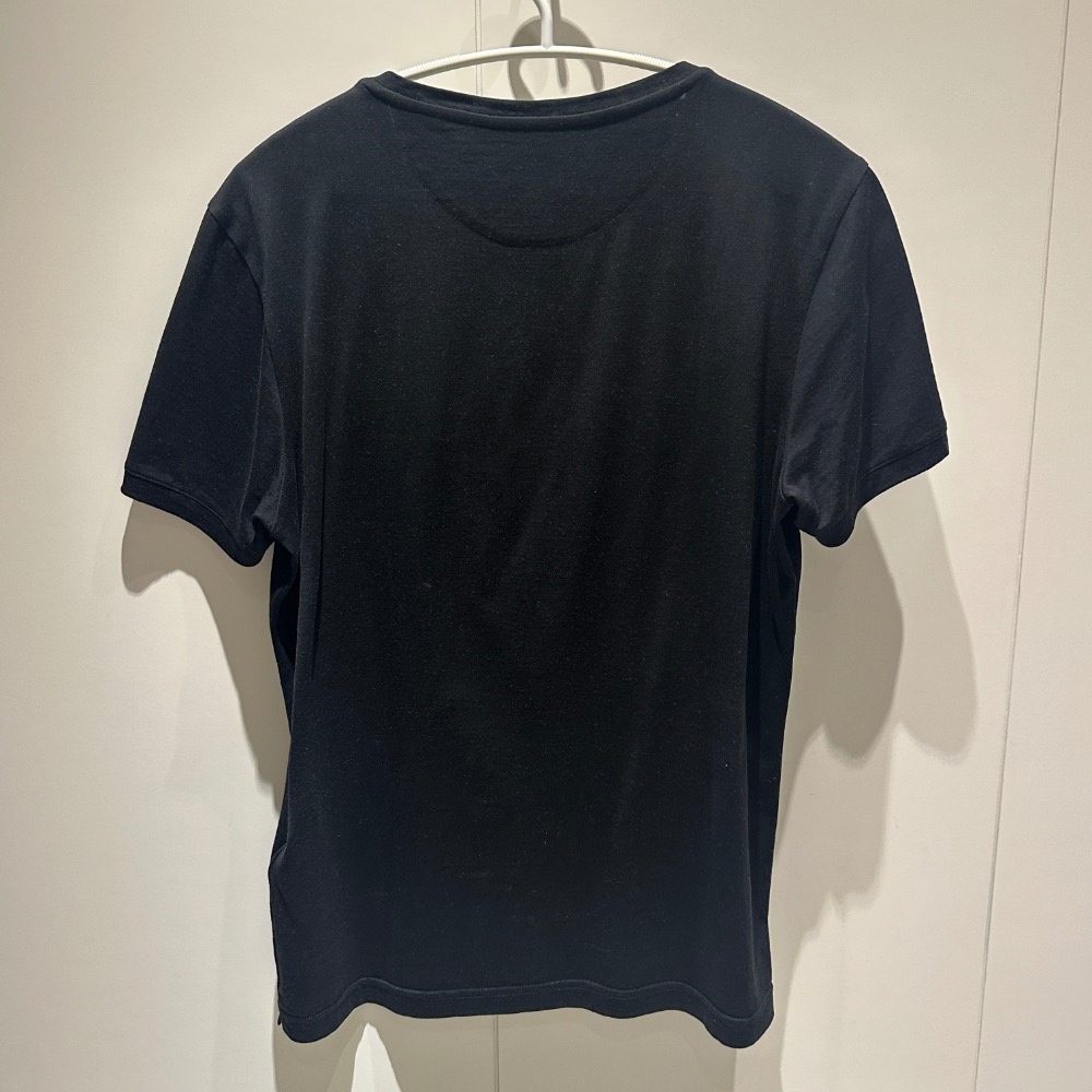 FENDI芬迪｜絕版經典黃眼LOGO設計｜黑短袖T恤｜品牌上衣｜M號46｜8.9成新-細節圖3