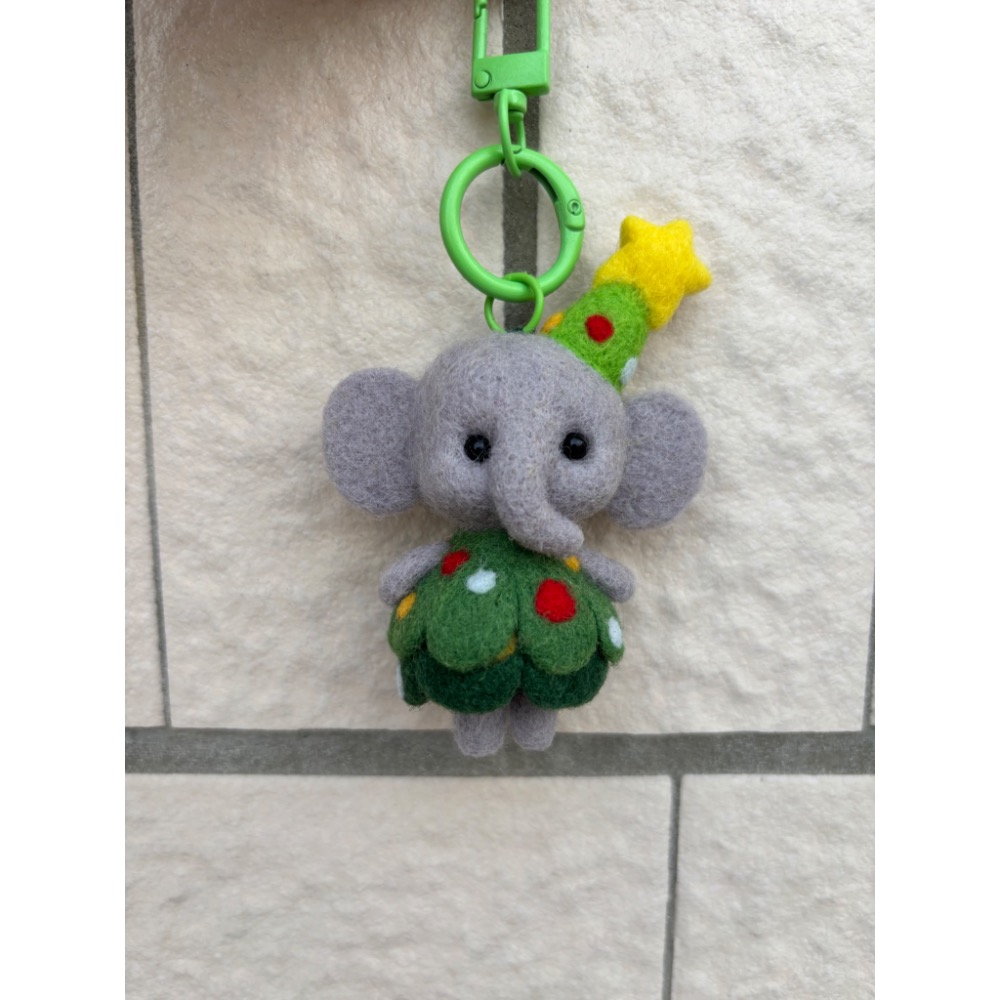 手作羊毛氈鑰匙圈—聖誕樹小象-細節圖5