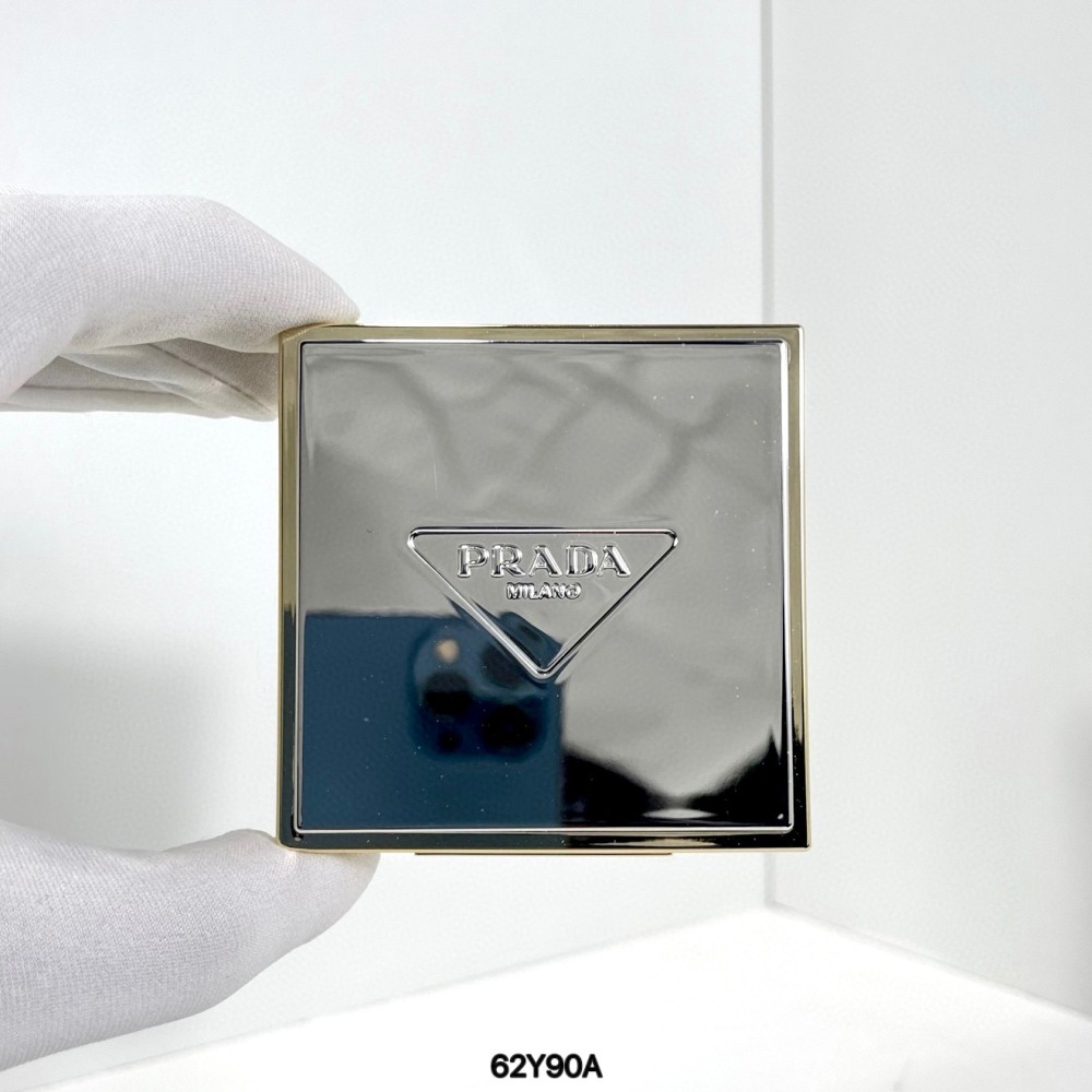 PRADA 原生霧光定妝粉餅 00 Universal 6.8g-綠色粉餅6.8g-細節圖5