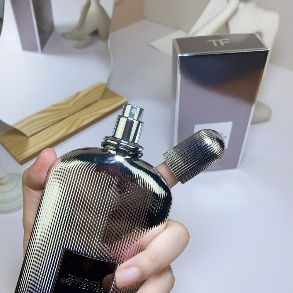 TOM FORD系列~Grey Vetiver Parfum 灰色香根草加强版男性香精~新品--細節圖5