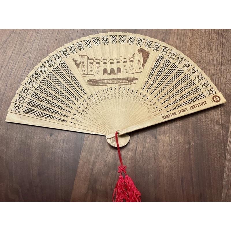 中華老字號 蘇州如意牌檀香扇 2012年南京體育大學出國贈外賓禮✨捨不得用 非物質文化遺產保護名錄-細節圖2