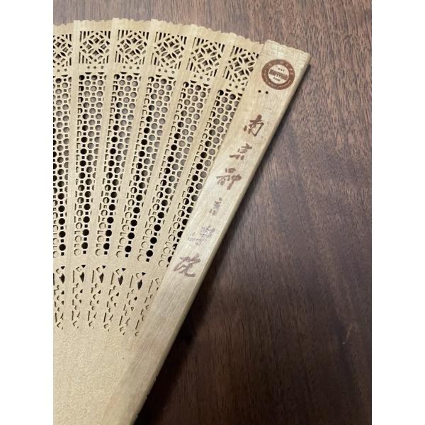 中華老字號 蘇州如意牌檀香扇 2012年南京體育大學出國贈外賓禮✨捨不得用 非物質文化遺產保護名錄-細節圖5