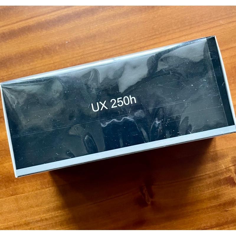 全新未拆凌志Lexus公仔模型車置於客製底座與透明外或拆卸後玩賞使用。 【材質】鋅合金01UX019S6GRF （星綻灰-細節圖3