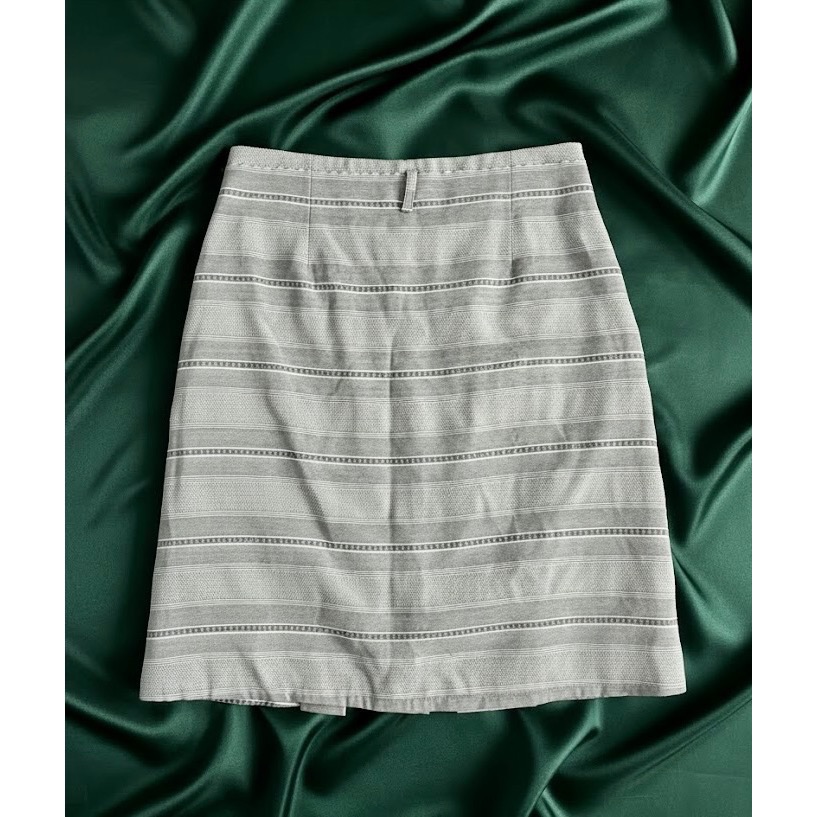 🇮🇹專櫃逸品超低價✨Lapel✨義大利製淺灰及膝百褶裙 ✨來自米蘭的優雅✨專櫃正品 Made in Italy-細節圖2