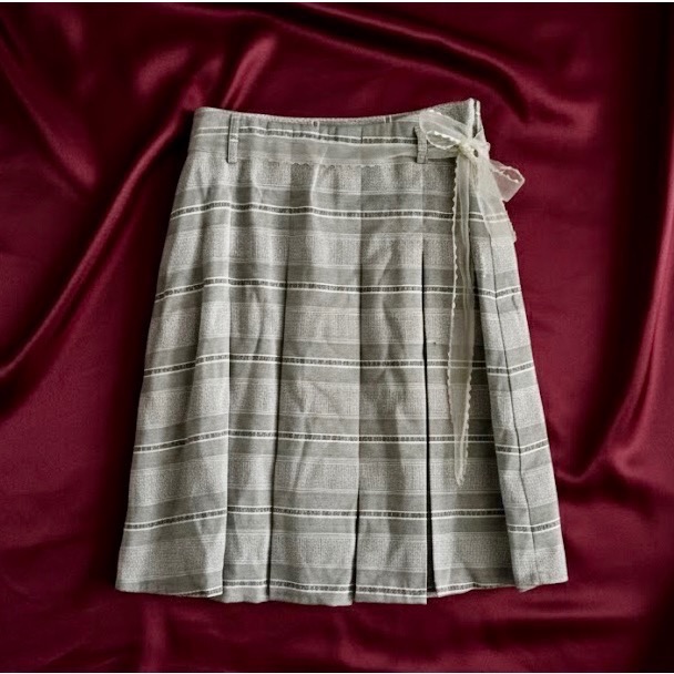 🇮🇹專櫃逸品超低價✨Lapel✨義大利製淺灰及膝百褶裙 ✨來自米蘭的優雅✨專櫃正品 Made in Italy-細節圖3